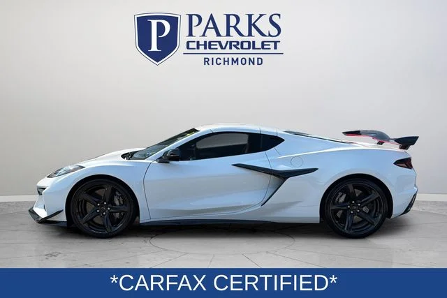 Used 2023 White Chevrolet Z06 image 5