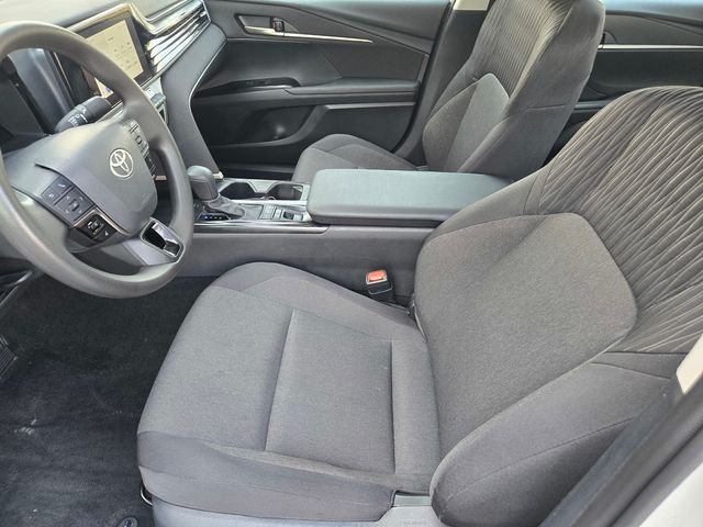 Used 2025 White Toyota LE image 16