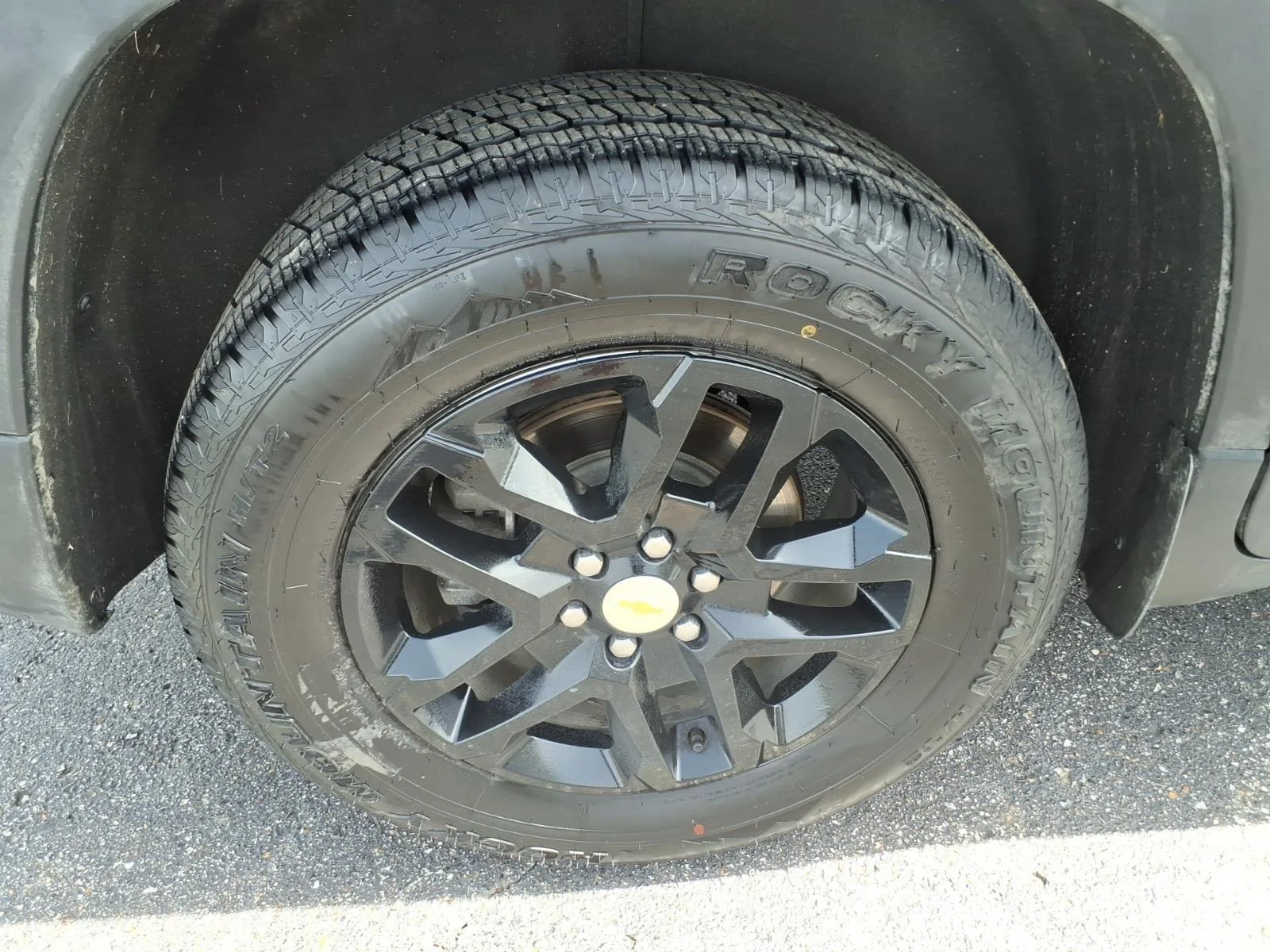 Used 2020 GRAPHITE METALLIC Chevrolet LT Cloth image 10