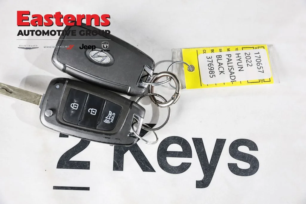 Used 2022 Black Hyundai SE image 26