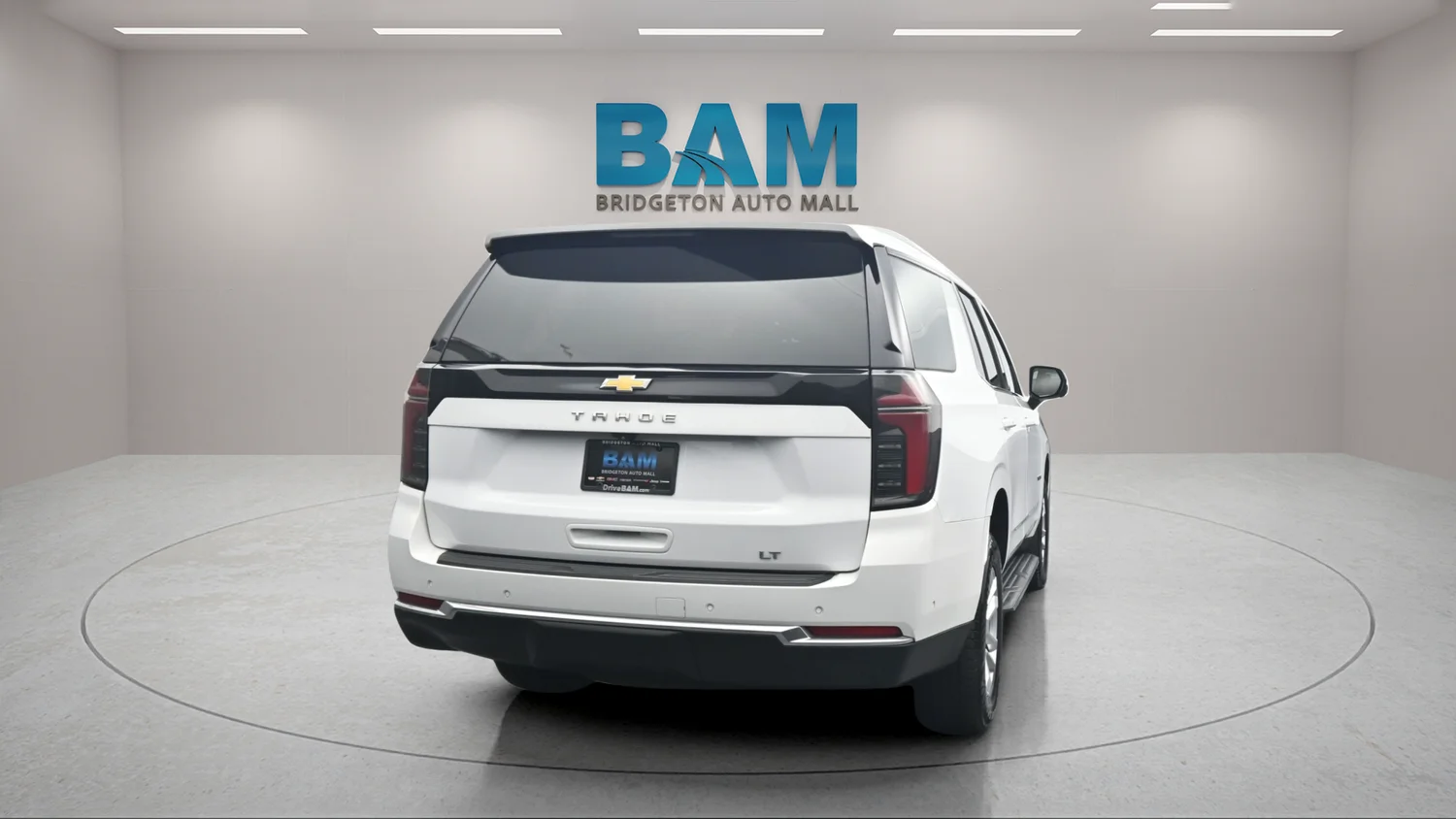 Used 2025 White Chevrolet LT image 5