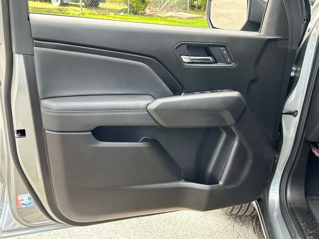 Used 2025 Gray Chevrolet LT image 29