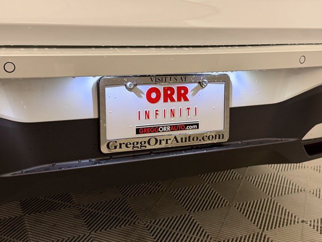 New 2026 RADIANT WHITE INFINITI Luxe FWD image 12