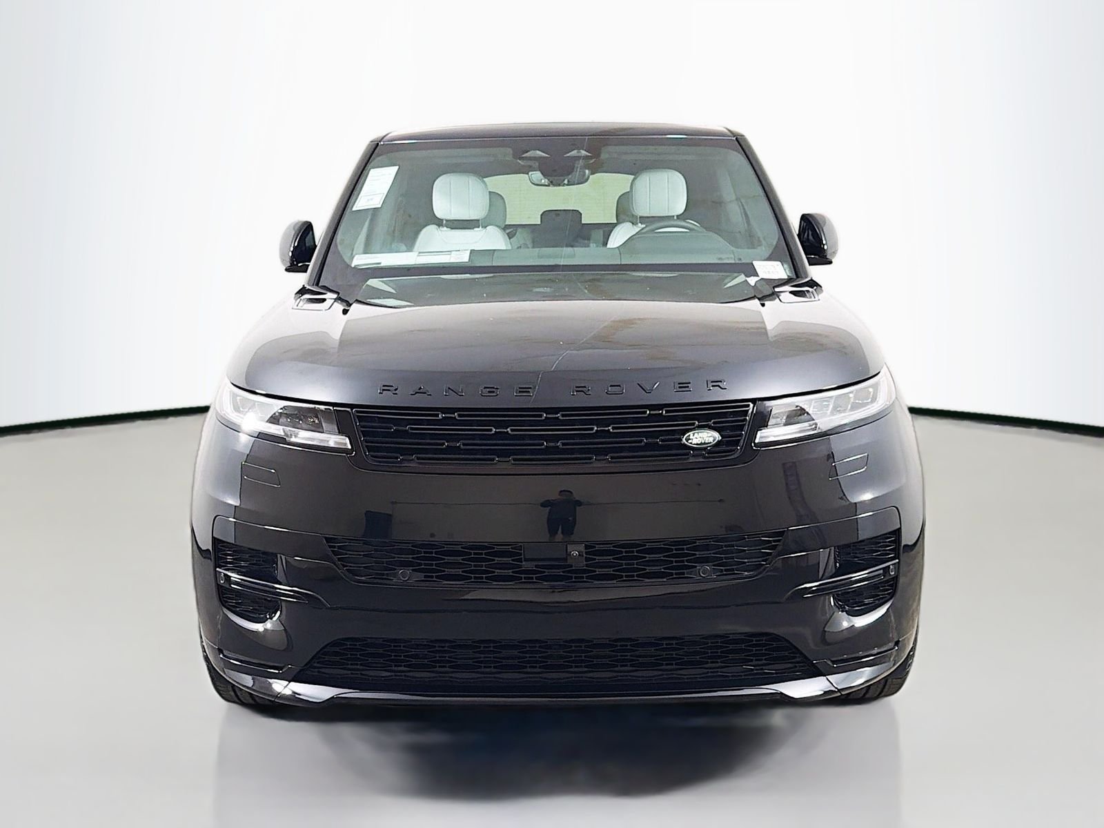 New 2026 Santorini Black Land Rover Dynamic SE image 8