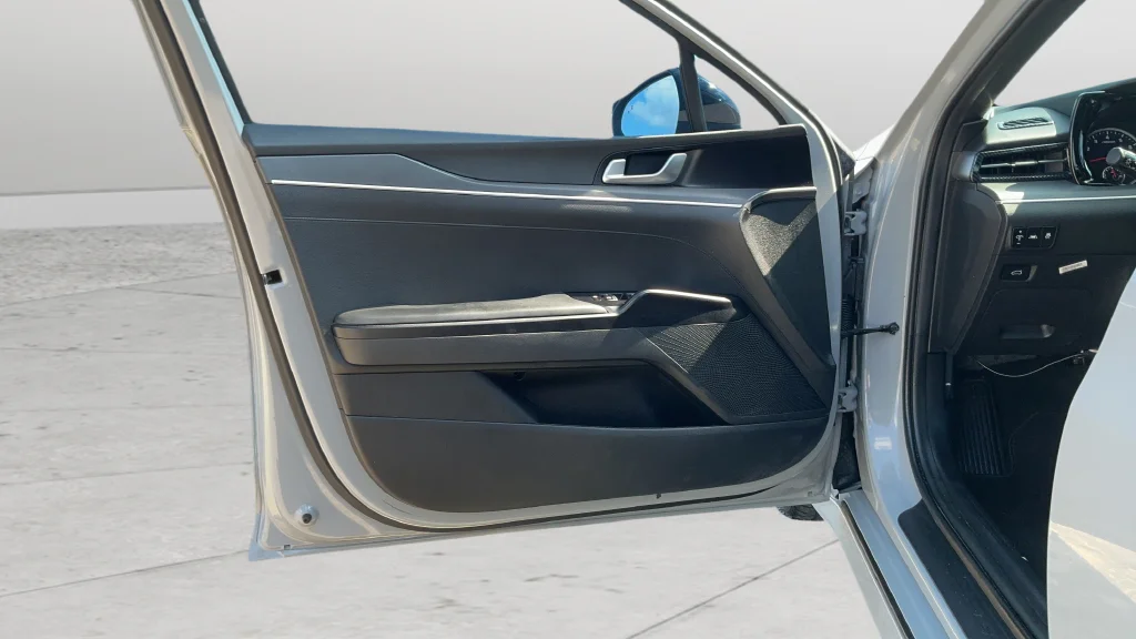 Used 2022 Gray Kia GT-Line image 18