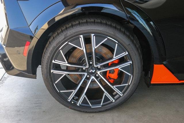 2025 Hyundai IONIQ 5 N - Photo 10