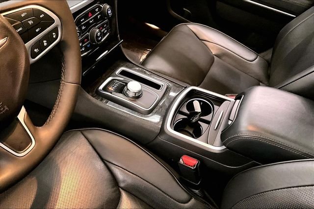 2023 Chrysler 300 Touring L - Photo 15