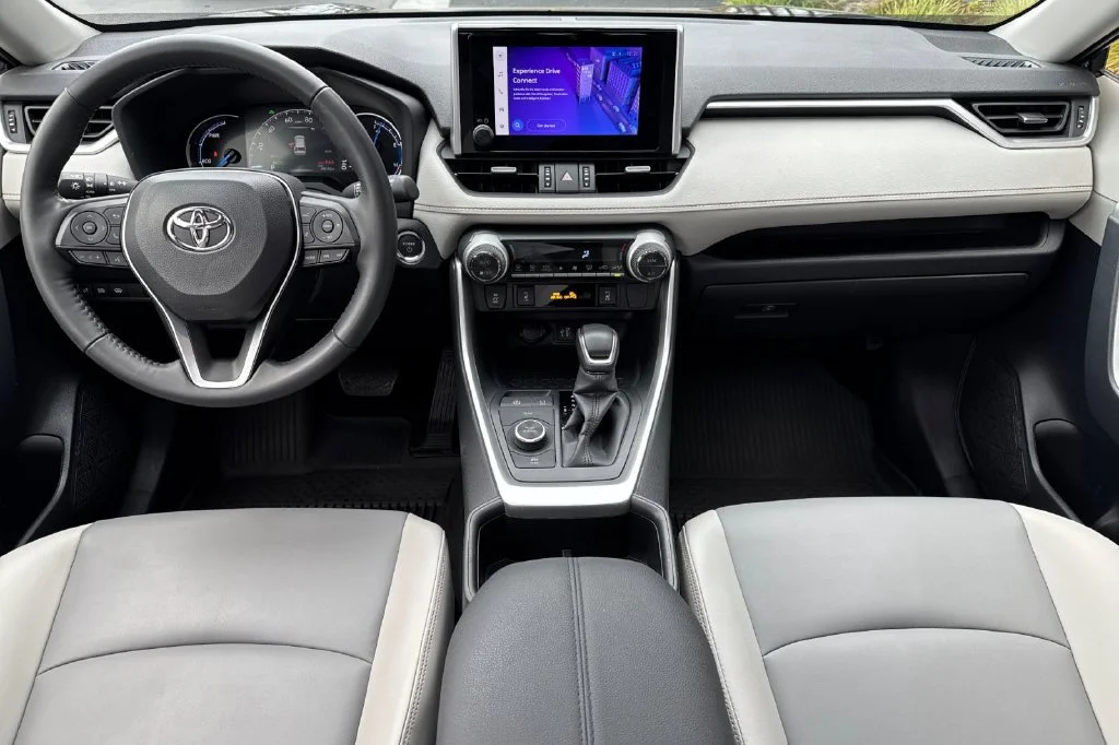 2024 Toyota RAV4 XLE Premium - Photo 13