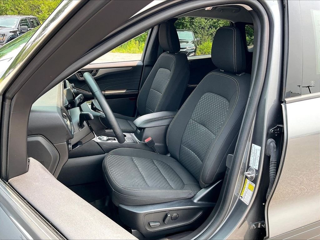 Used 2023 Carbonized Gray Metallic Ford Active image 9