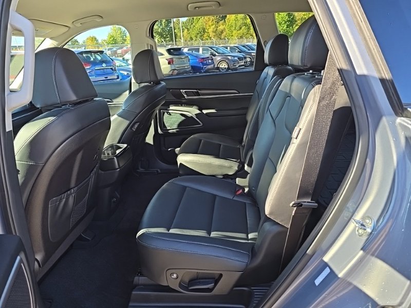 Used 2024 Silver Kia S image 28