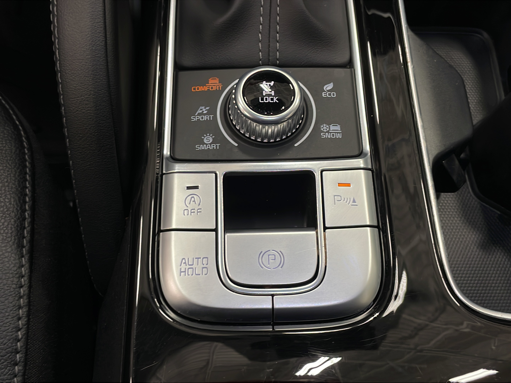 Used 2025 Black Kia EX image 29