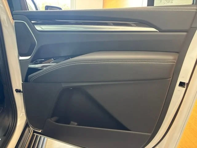 2026 Cadillac Escalade ESV Luxury - Photo 13