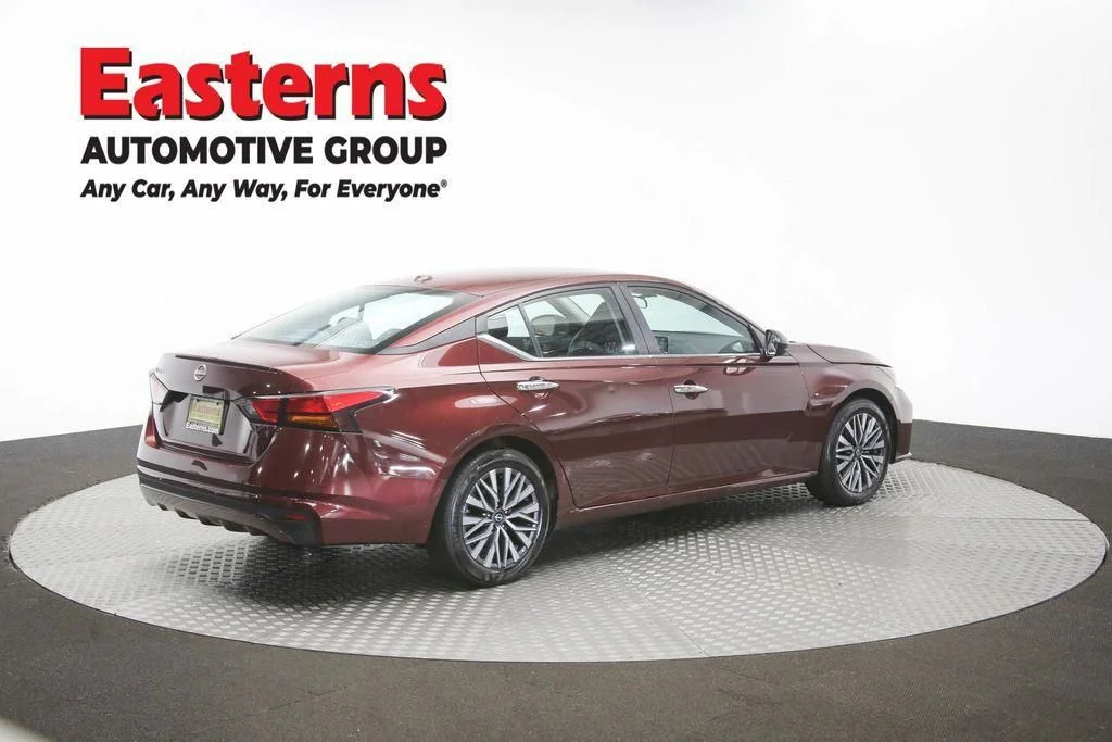 Used 2025 Red Nissan 2.5 SV image 43