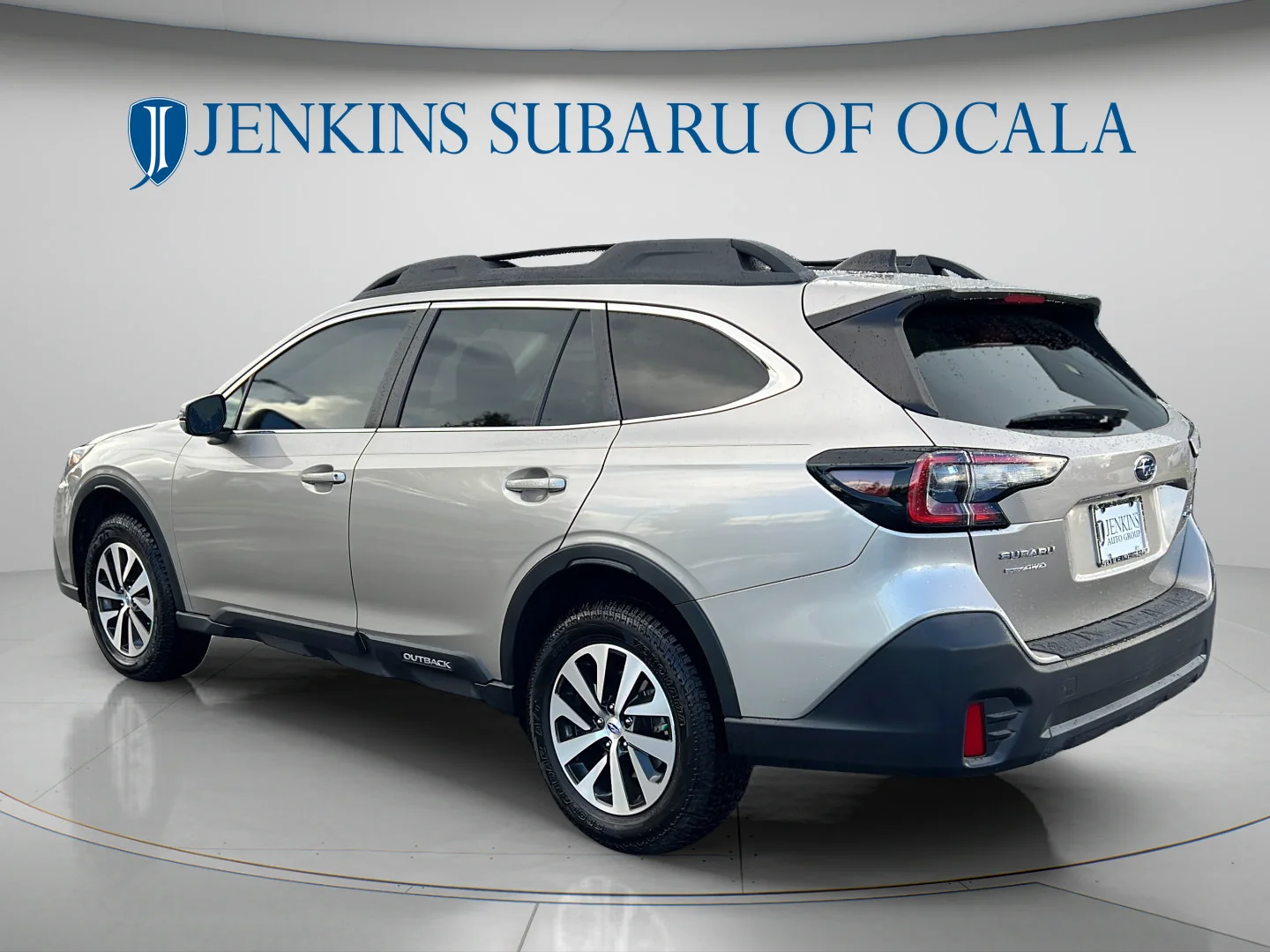 Used 2020 Tungsten Metallic Subaru Premium image 5