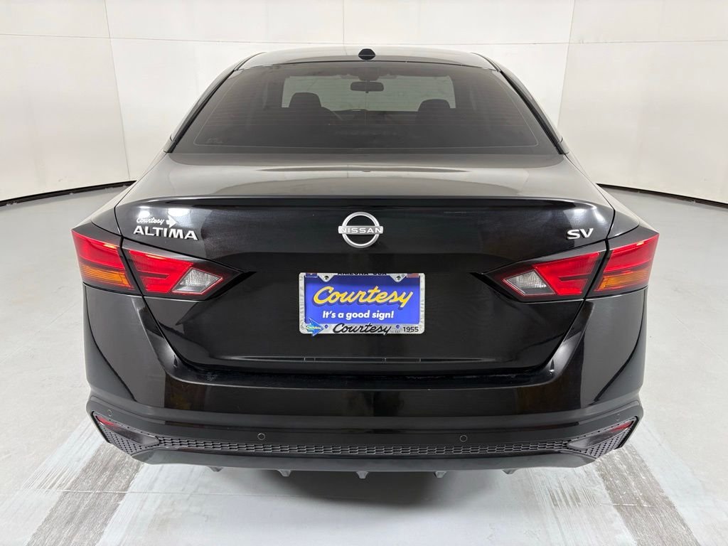 Used 2023 Black Nissan 2.5 SV image 7