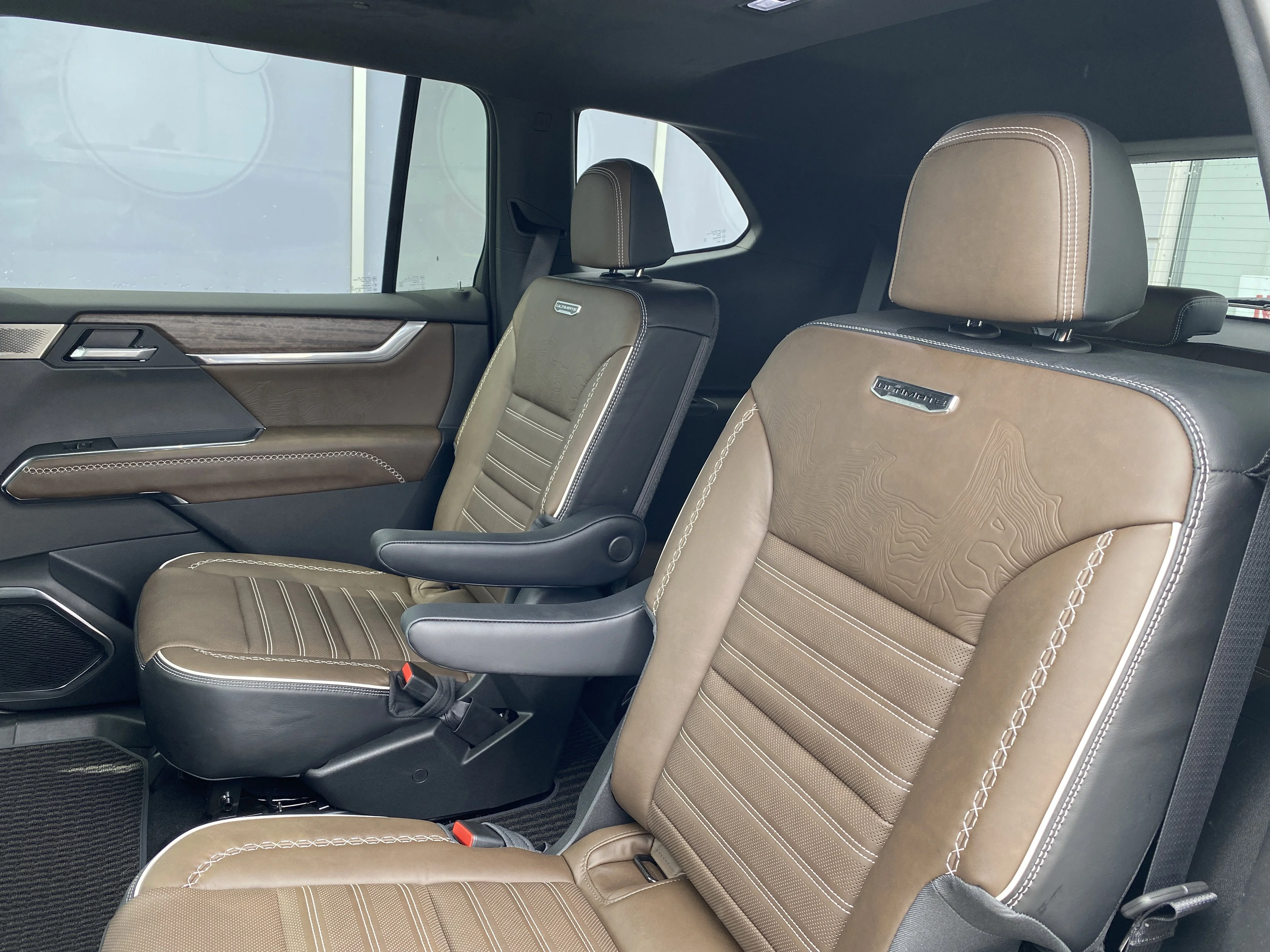 New 2026 GLACIER WHITE TRICOAT GMC Denali Ultimate image 28