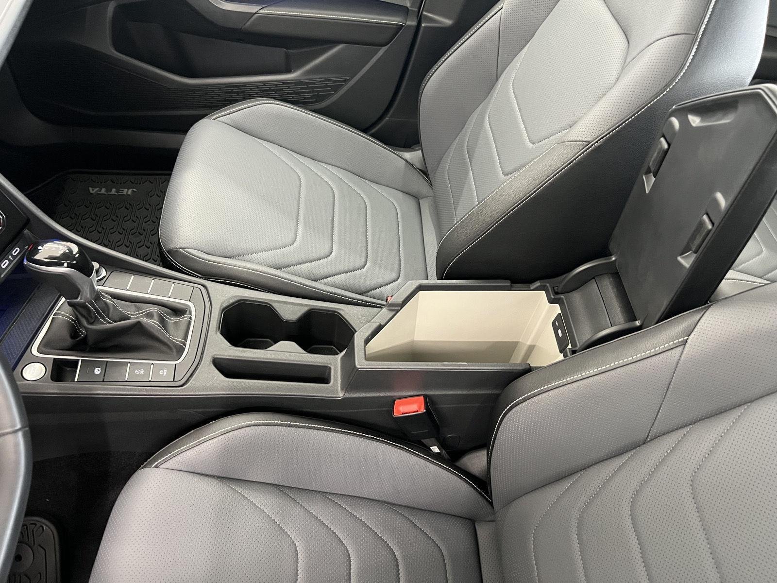 2025 Volkswagen Jetta SEL - Photo 20