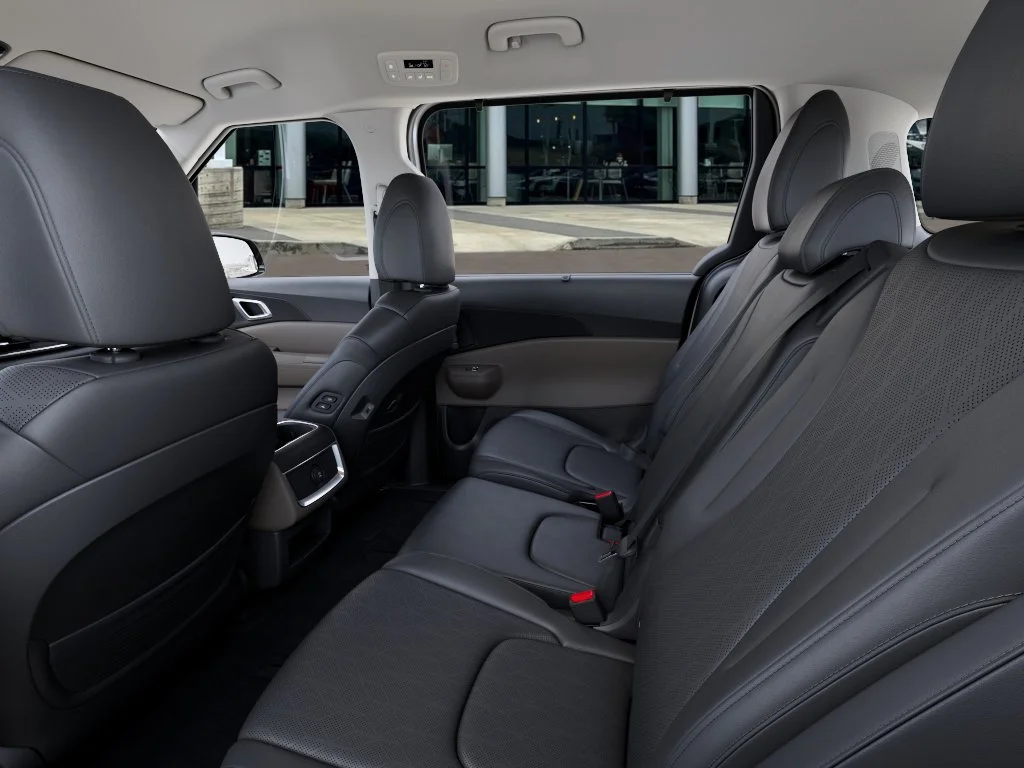 New 2027 Snow White Pearl Kia EX image 18