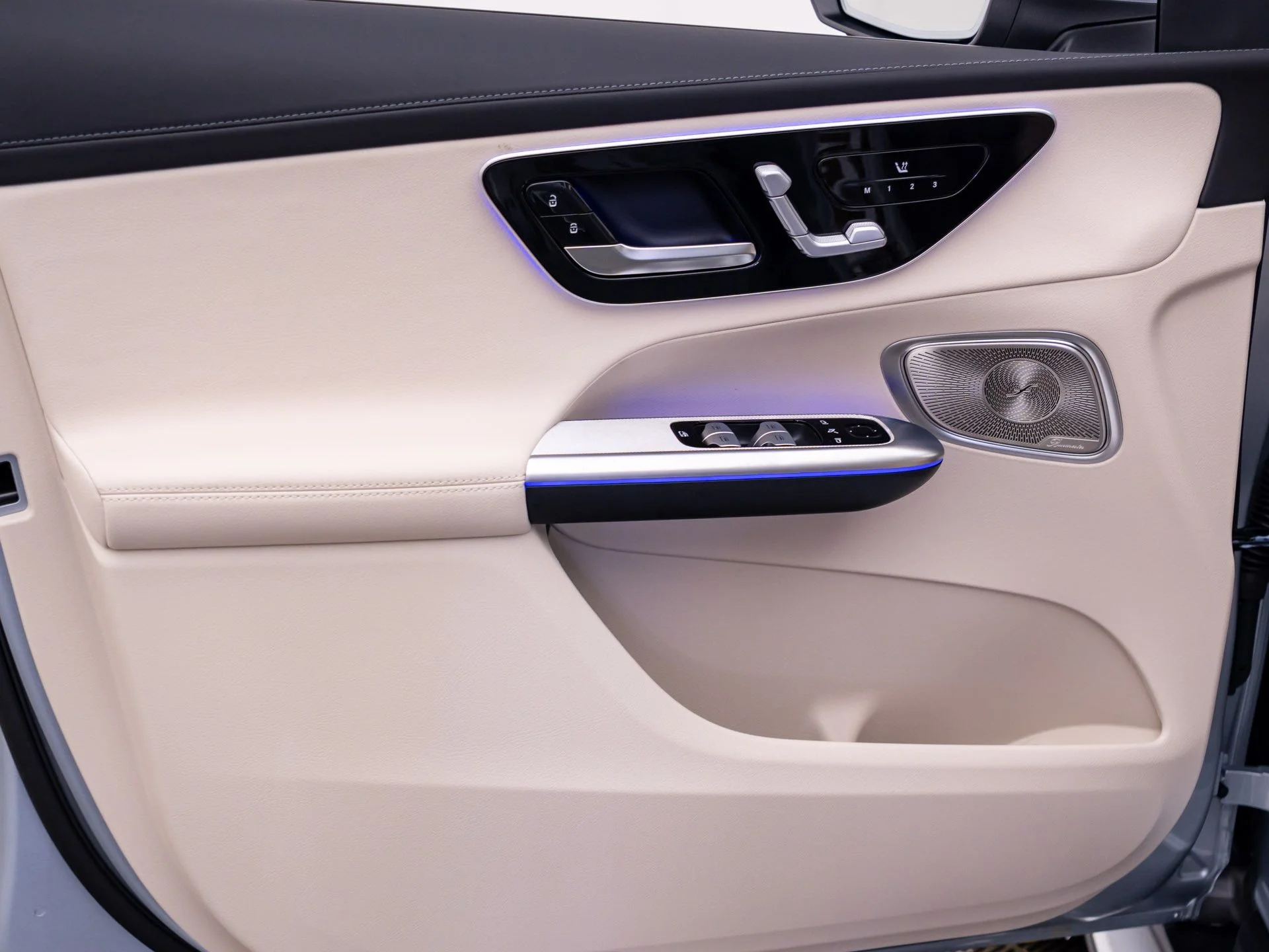 New 2027 Silver Mercedes-Benz GLC 300 image 14
