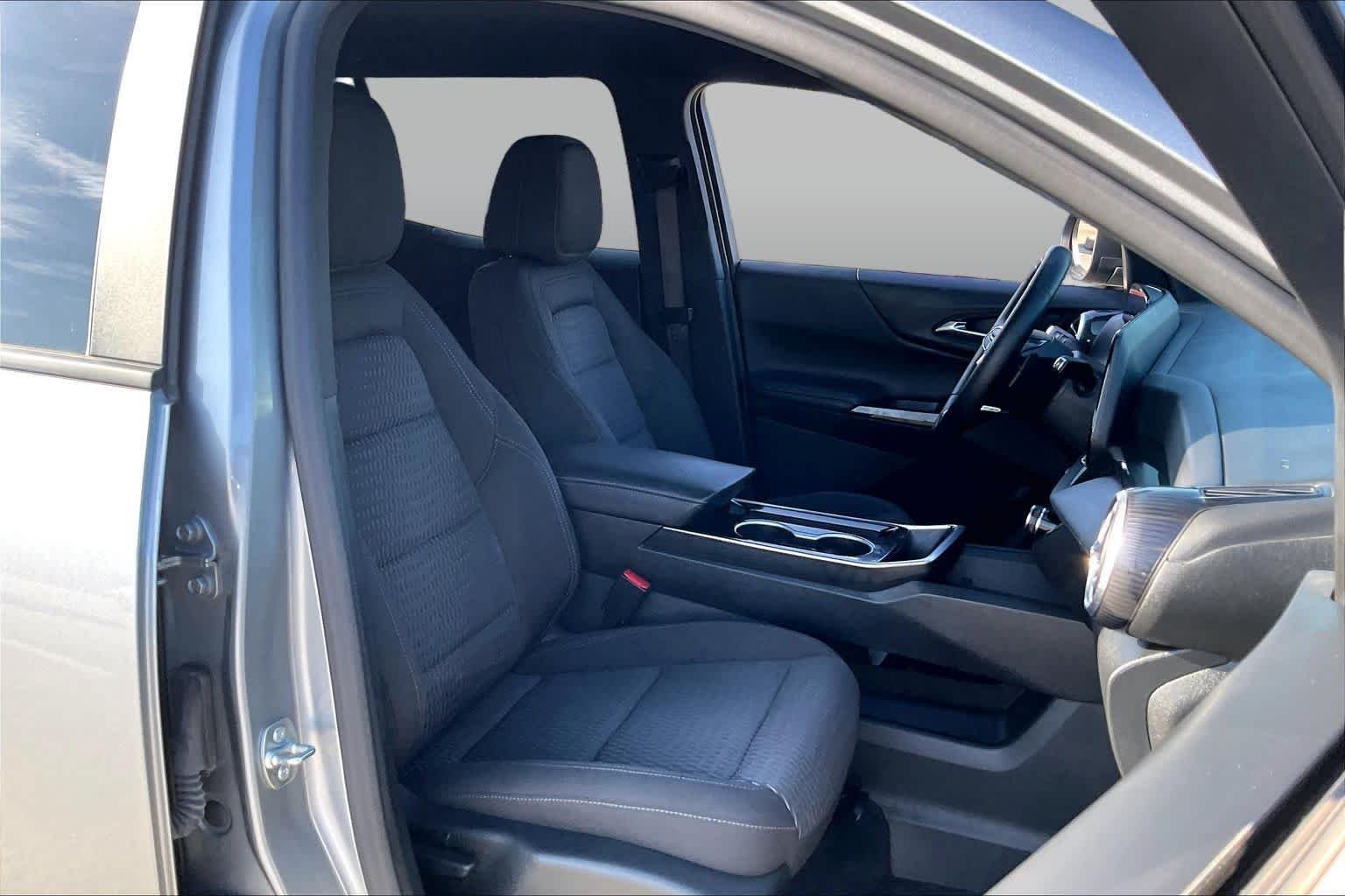 Used 2025 Sterling Gray Metallic Chevrolet LT image 9