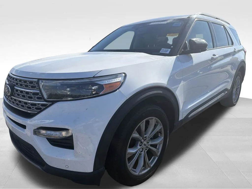 Used 2023 White Ford Limited image 6