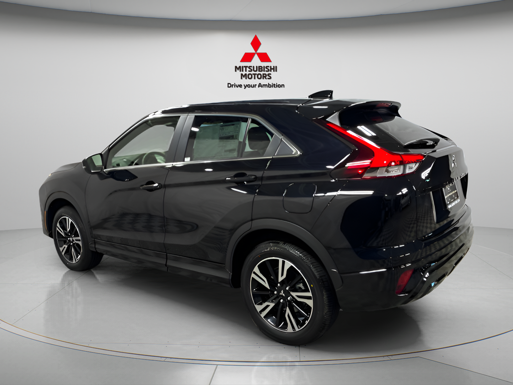 New 2026 Labrador Black Pearl Mitsubishi SEL image 4