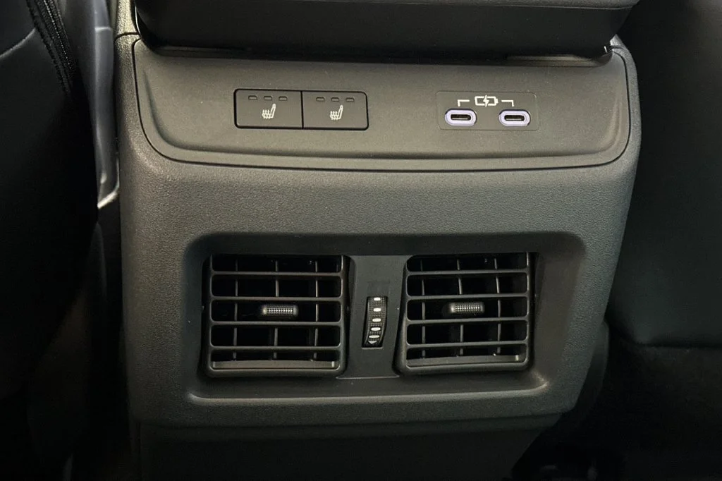 New 2027 Wind Chill Pearl <sup>1</sup> Toyota  XSE image 14