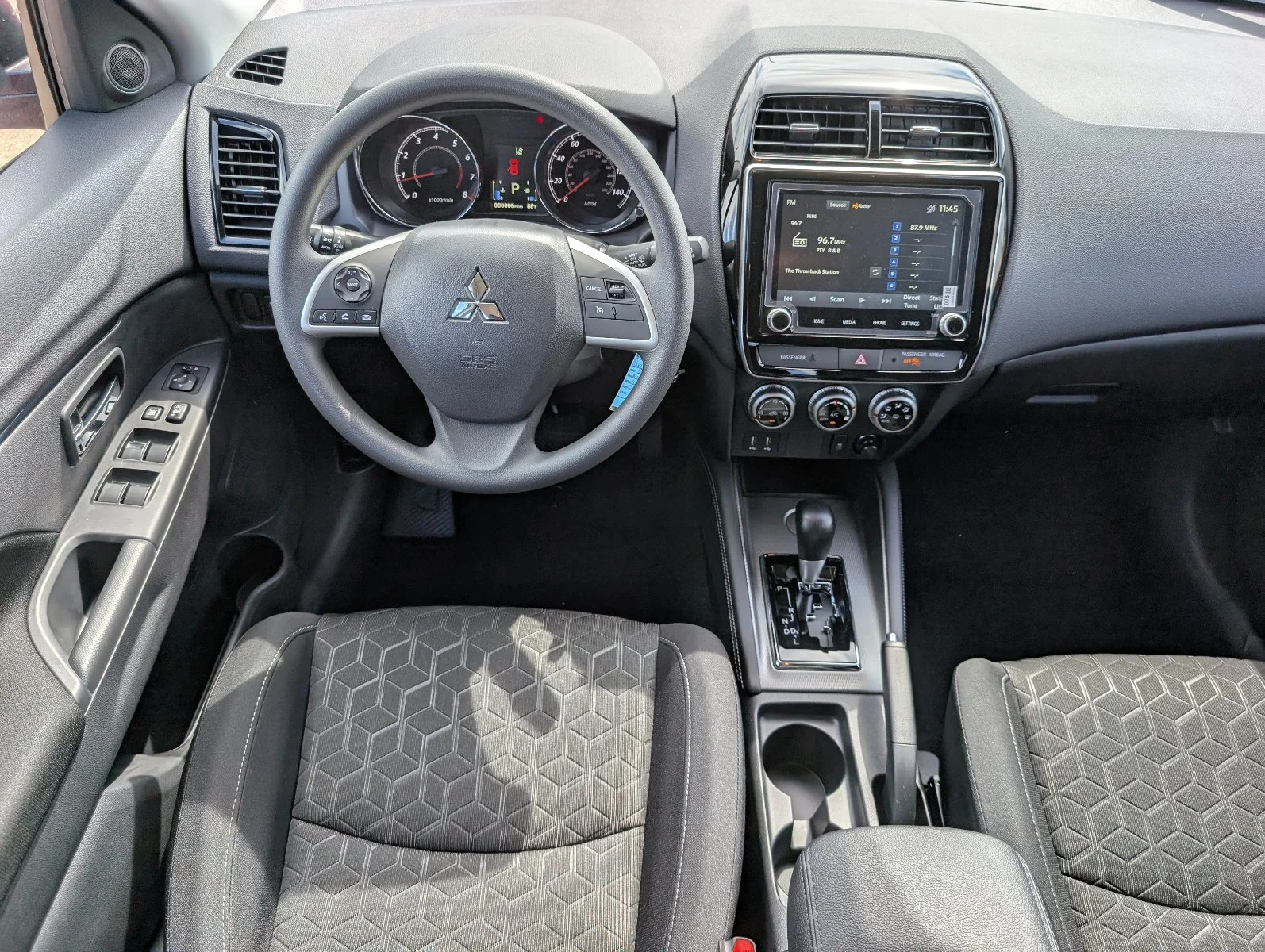 New 2027  Mitsubishi 2.0 ES image 29