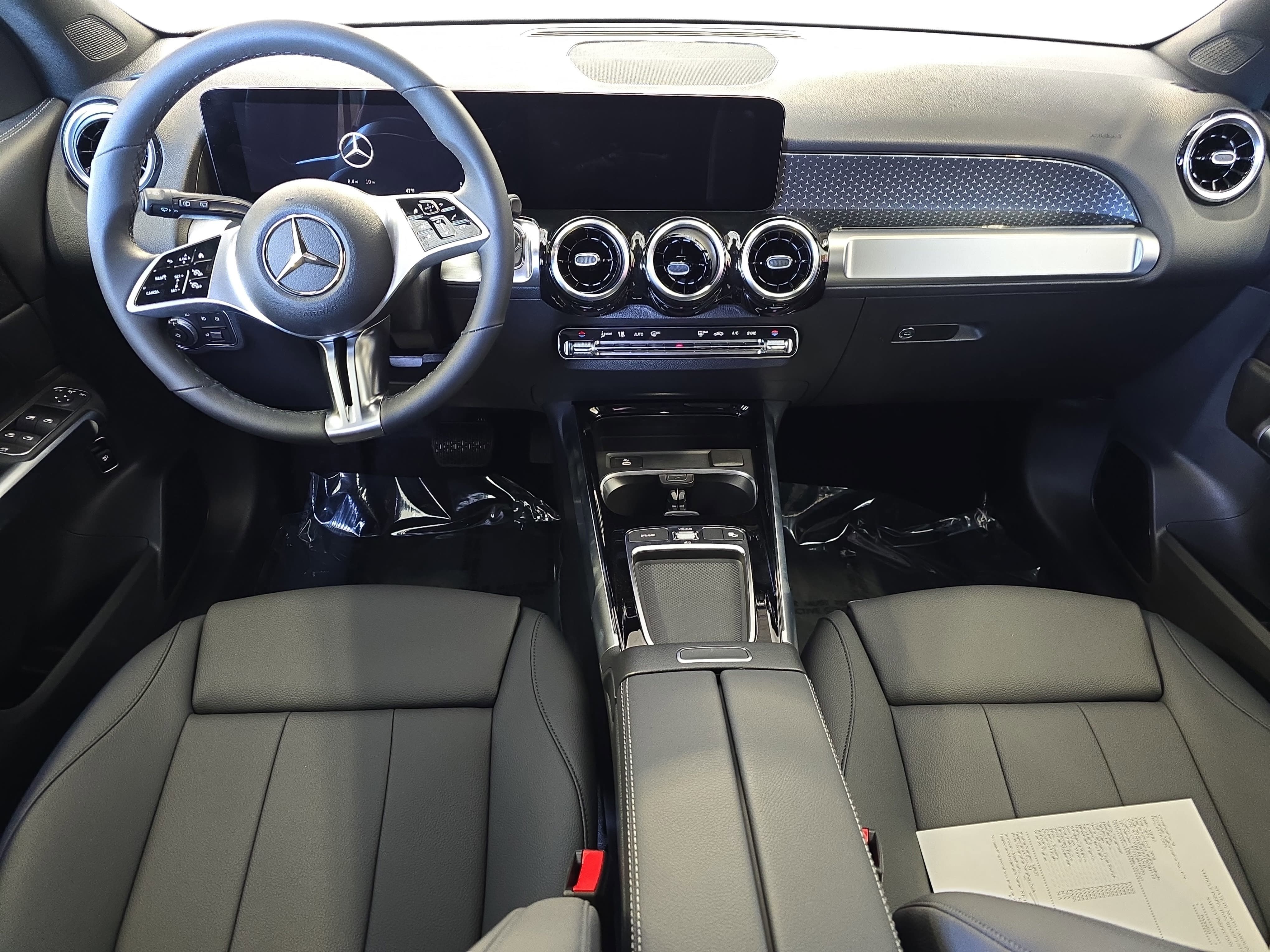 New 2026 Polar White Mercedes-Benz GLB250 image 9