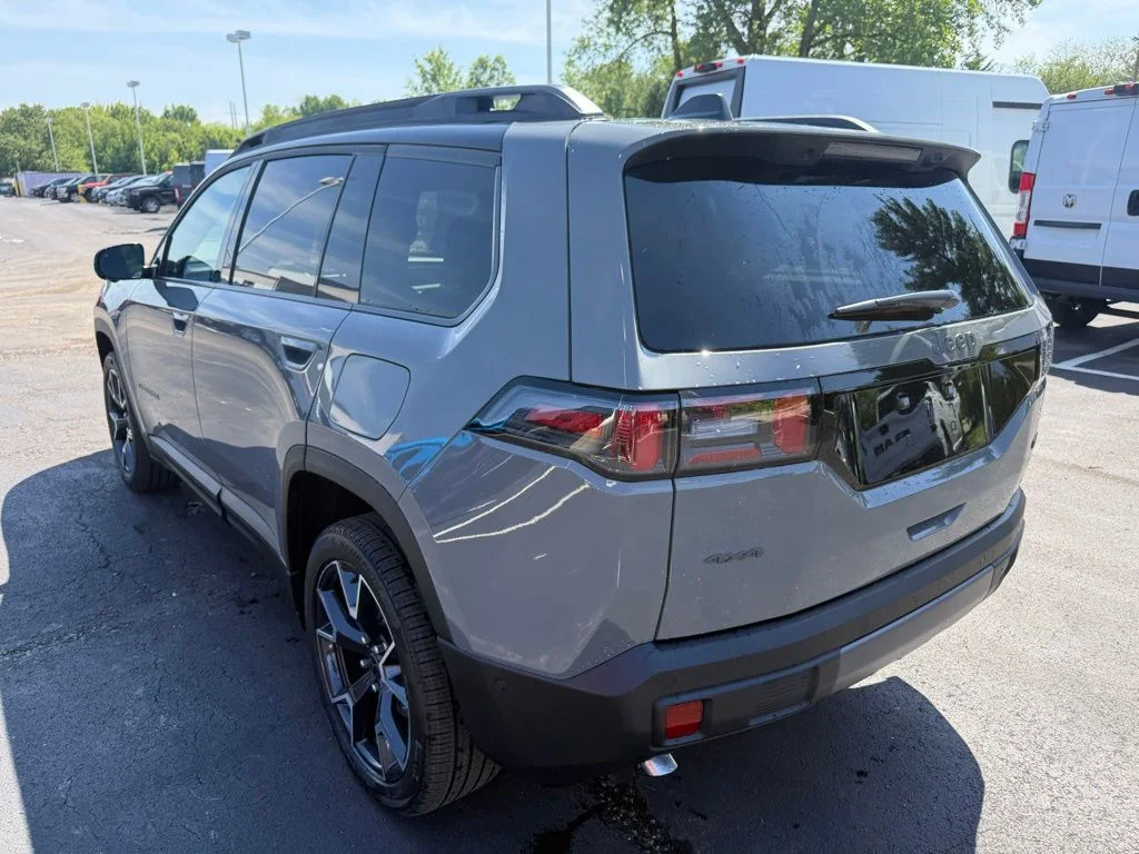 New 2026 Sting-Gray Clear-Coat Exterior Paint Jeep Overland image 6