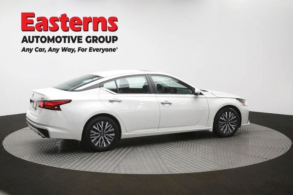 Used 2024 White Nissan 2.5 SV image 46