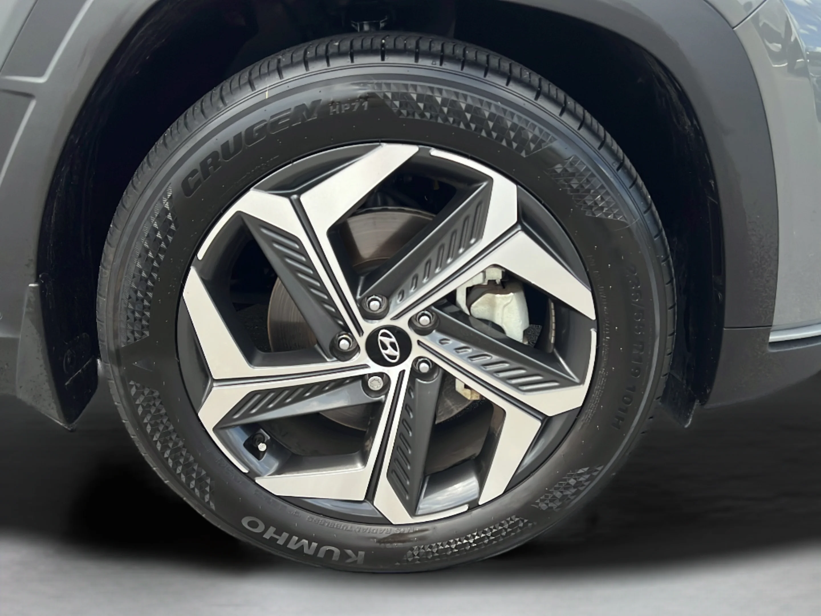 Used 2024 Hampton Gray Hyundai SEL image 10