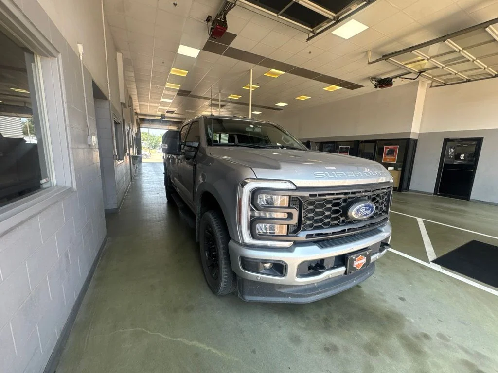 Used 2024 Silver Ford Lariat image 1