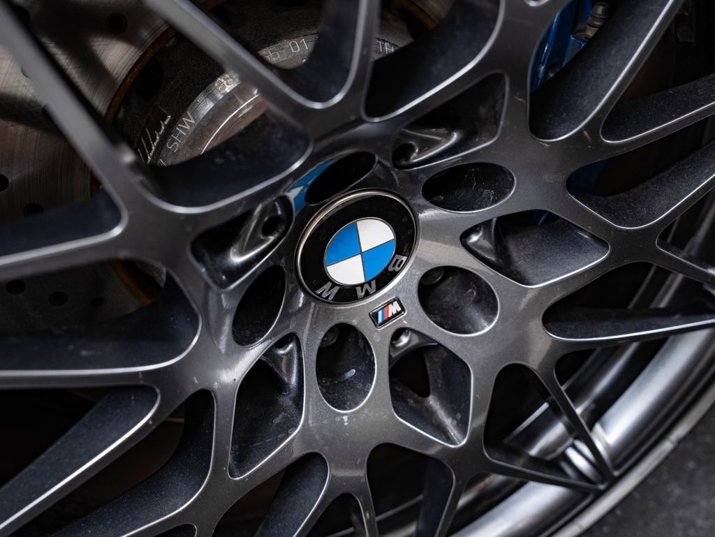 Used 2018 Mineral Gray Metallic BMW  image 8