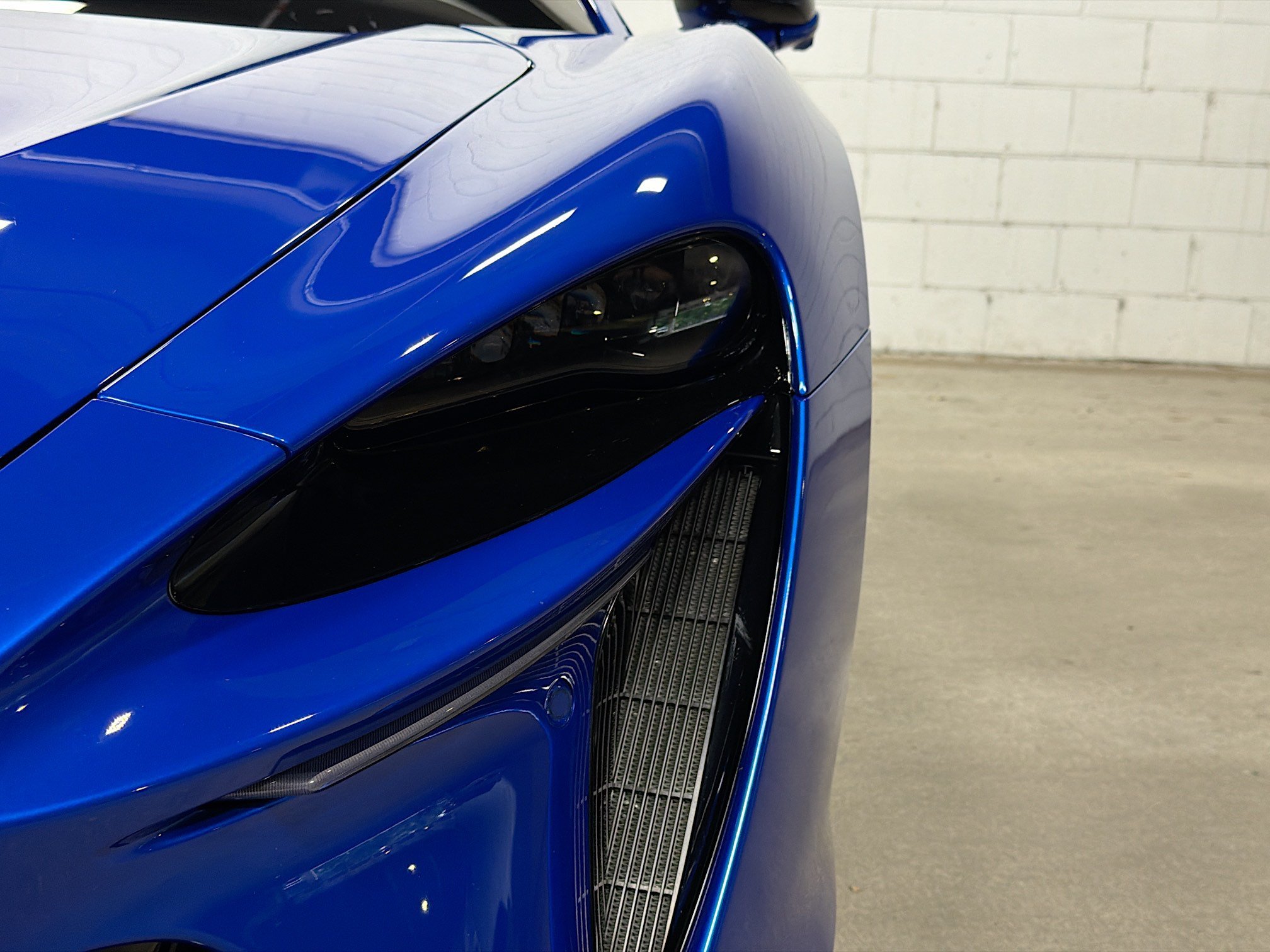 Used 2024 Vega Blue McLaren Base image 10