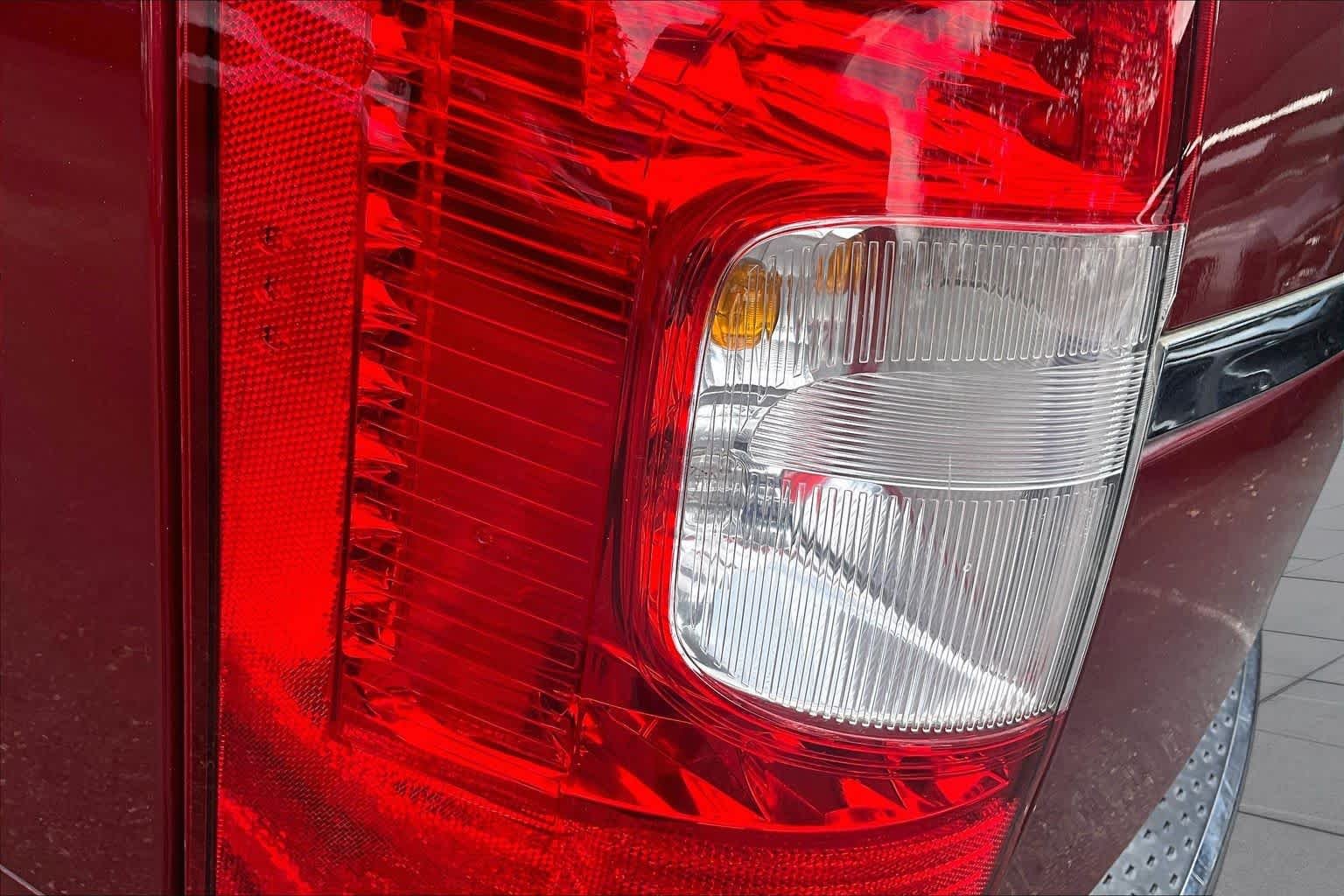 Used 2016 Deep Cherry Red Crystal Pearlcoat Chrysler Touring image 29