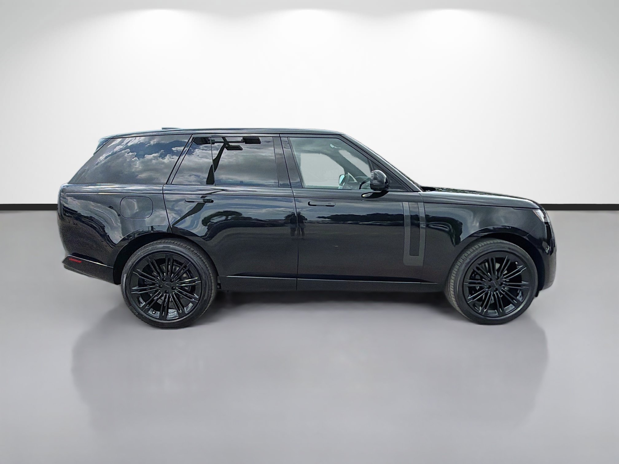 New 2026 Santorini Black Land Rover SE image 6