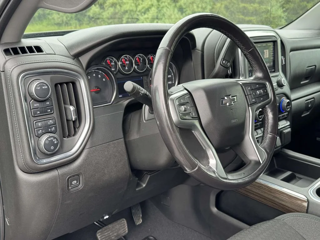 Used 2022 Black Chevrolet RST image 2