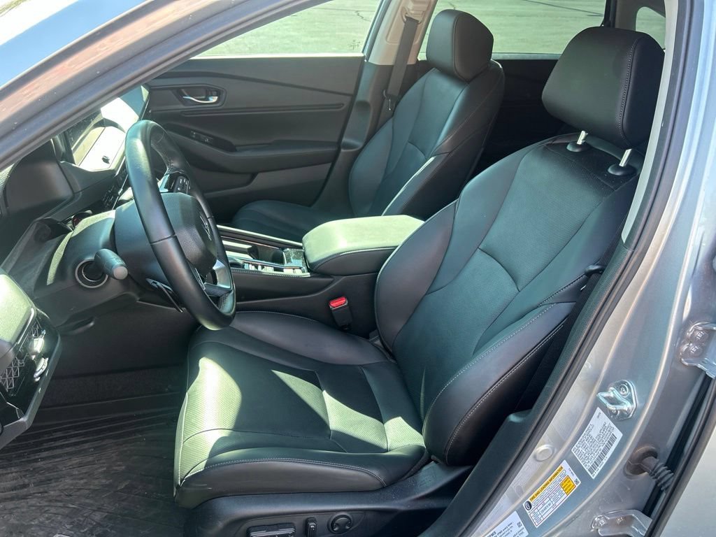 Used 2024 Solar Silver Metallic Honda Touring image 18