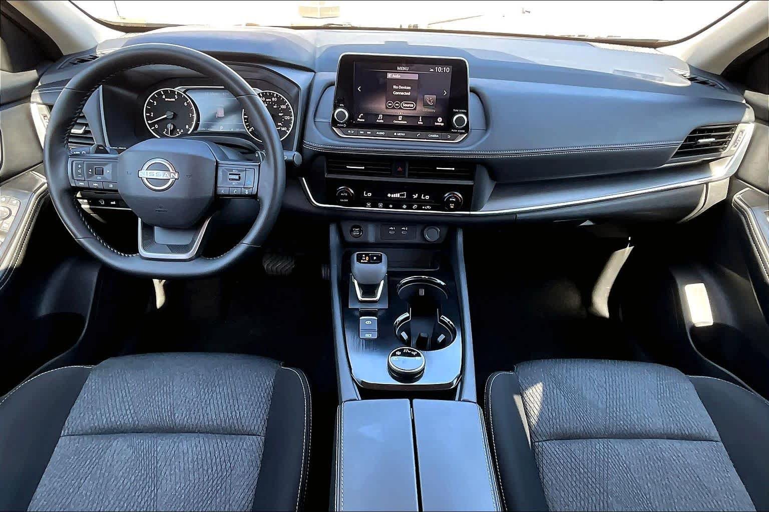 Used 2025 Deep Ocean Blue Pearl Nissan SV image 14