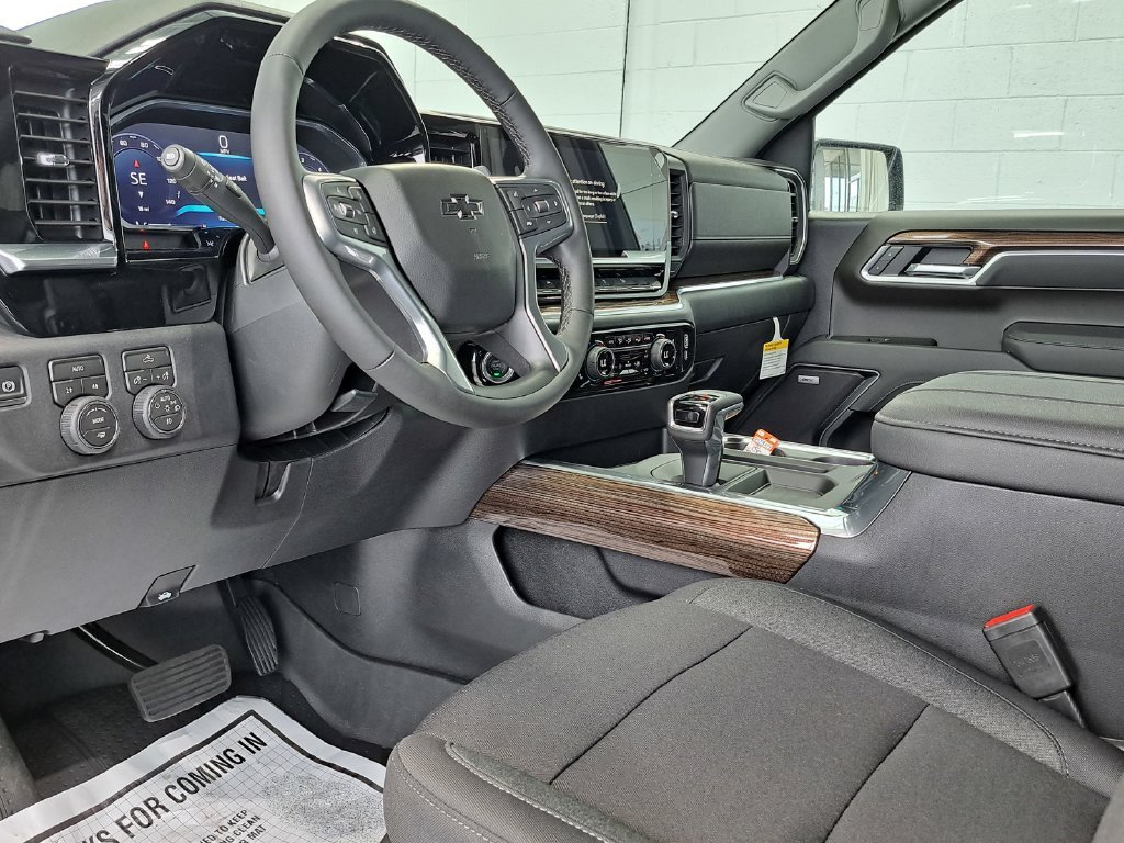 2026 Chevrolet Silverado 1500 RST Crew Cab Pickup Slide 6