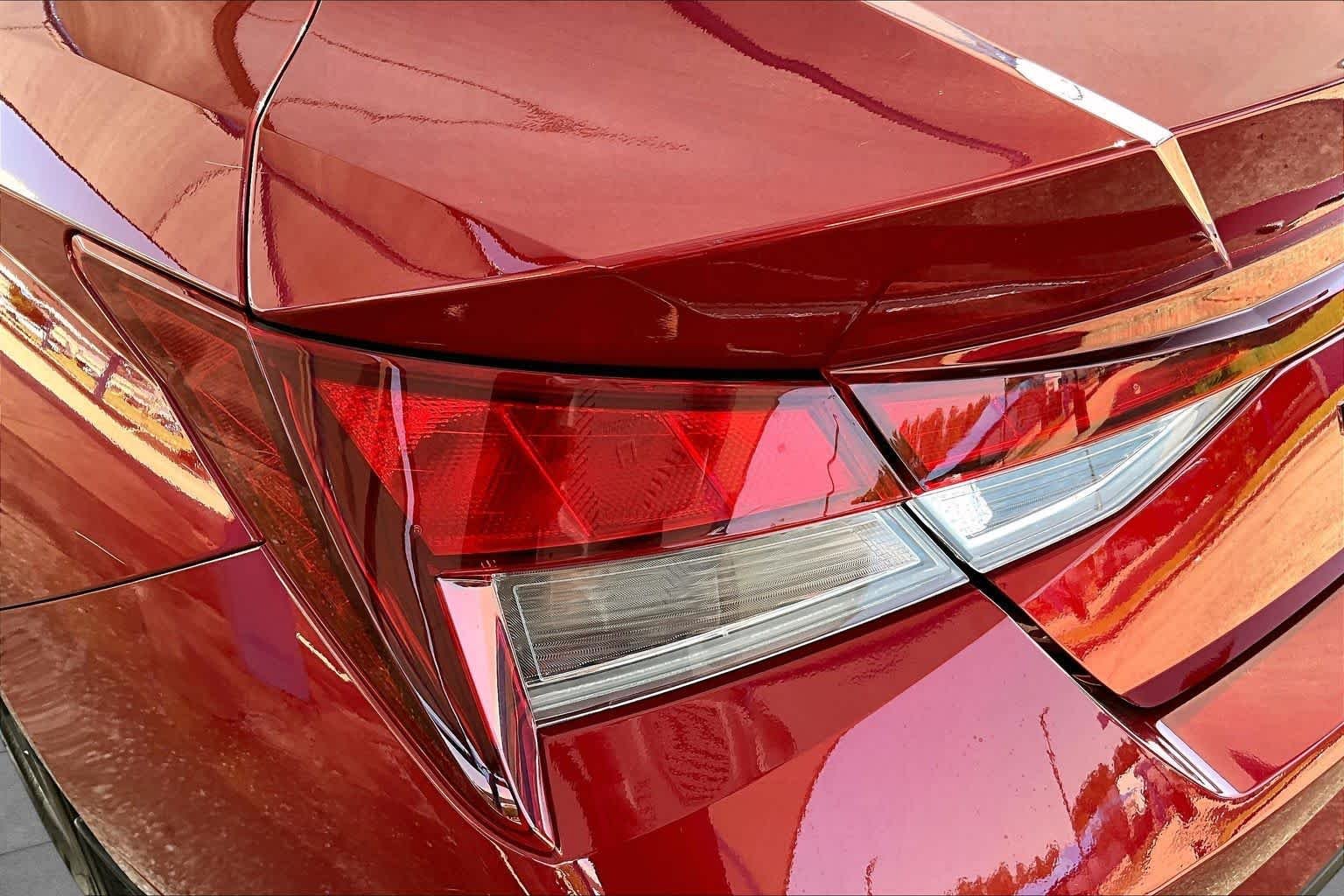 Used 2023 Ultimate Red Hyundai SEL image 27