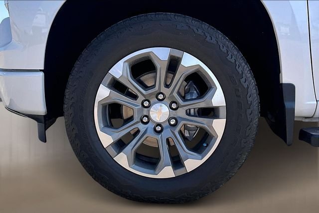 Used 2024 Beige Chevrolet High Country image 8