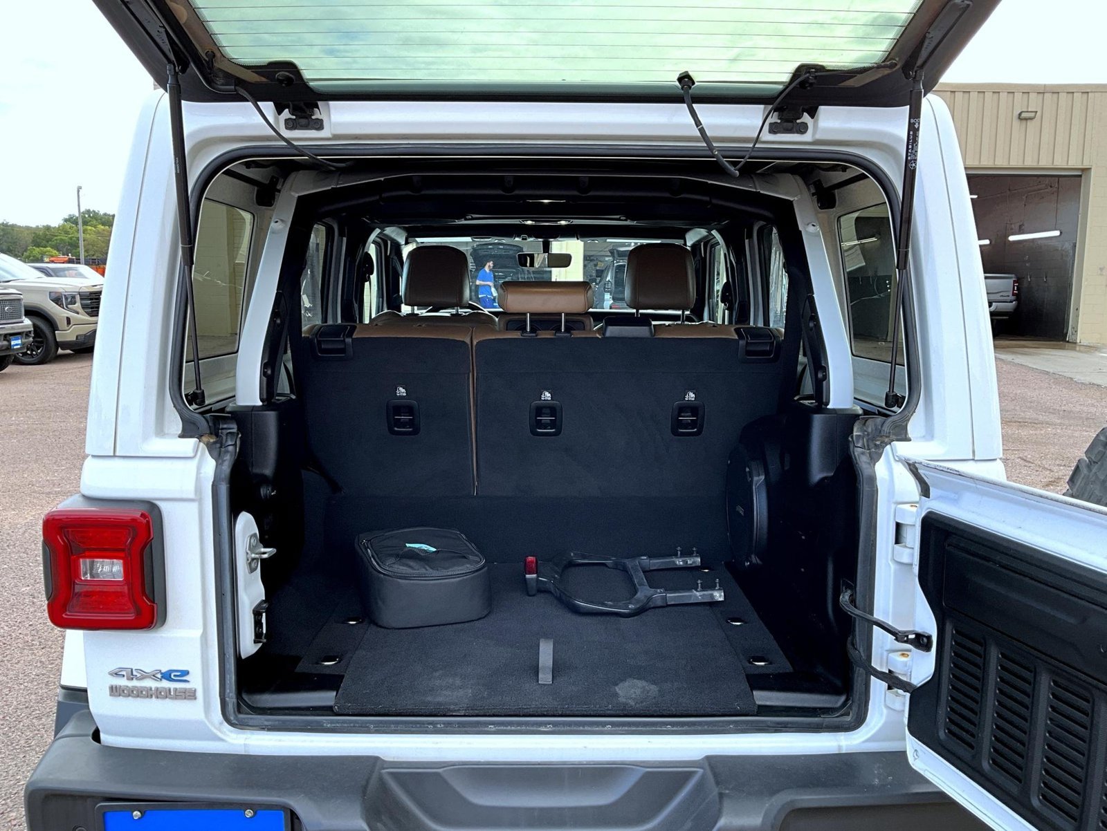 Used 2021 White Jeep Unlimited Sahara 4xe image 9