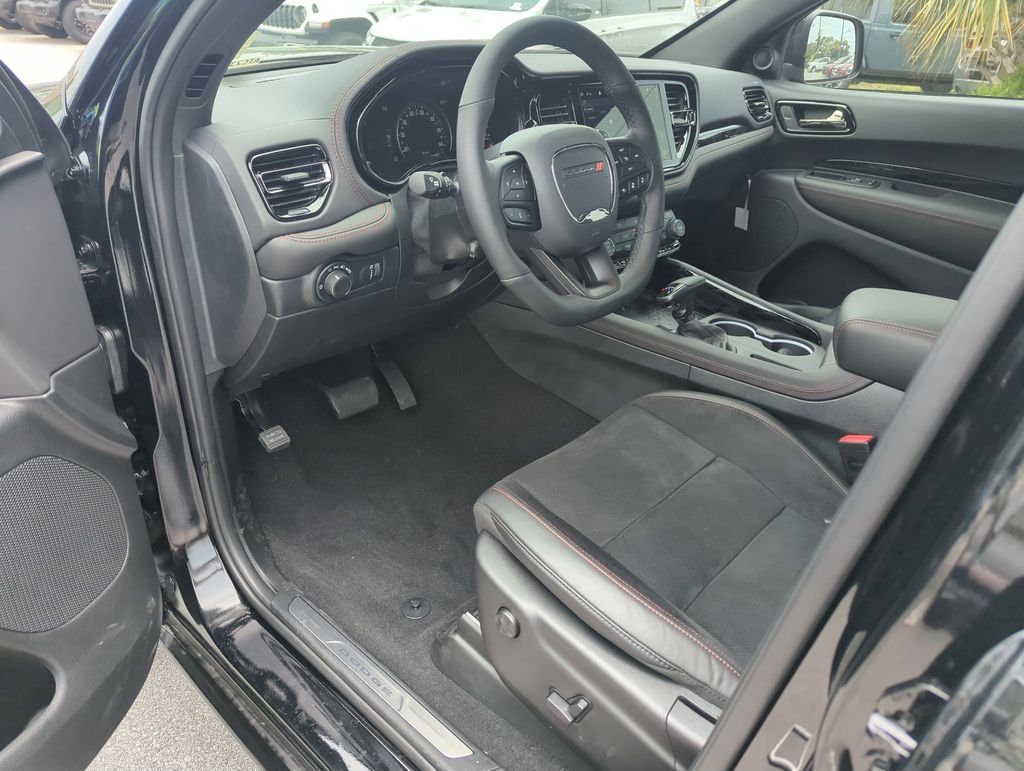 New 2026 Diamond Black Clear-Coat Exterior Paint Dodge GT Plus image 11