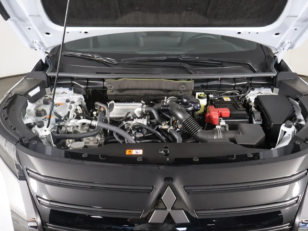 New 2026 White Mitsubishi LE 1.5T 2WD image 19