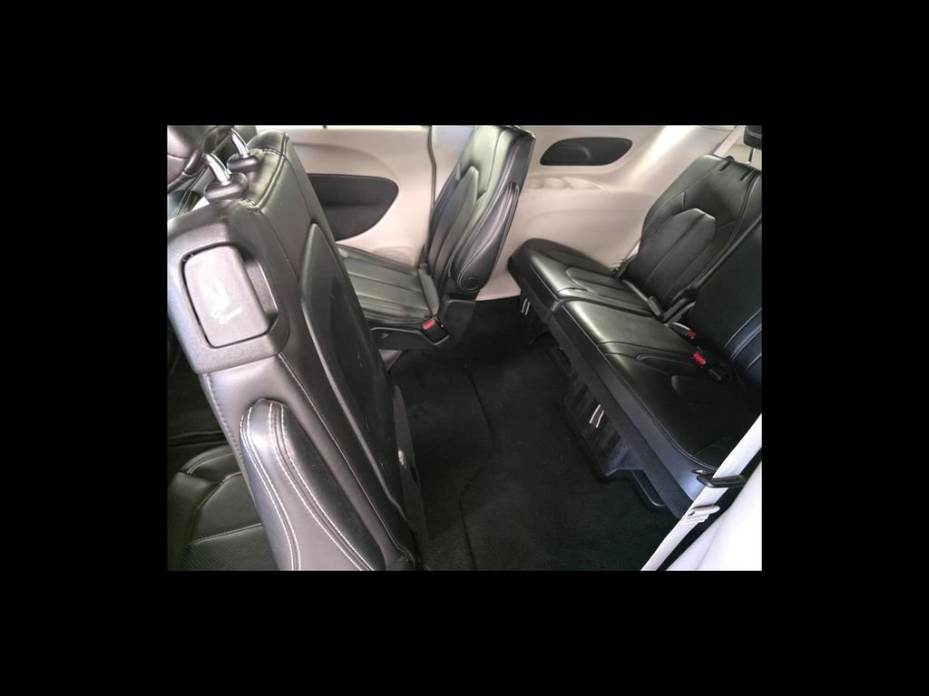 Used 2023 Black Chrysler Touring L image 17
