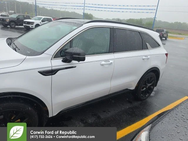 Used 2021 Glacial White Pearl Kia SX-Prestige image 2