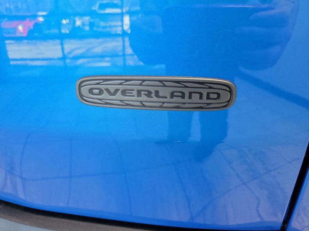 New 2026 Hydro Blue Pearl-Coat Exterior Paint Jeep Overland image 8