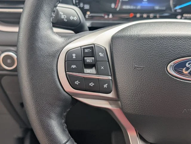 Used 2023 Gray Metallic Ford XLT image 14